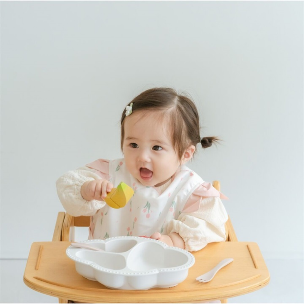 出産祝い ベビーギフト お食事防水エプロンとスタイのセット チューリップ Lien de famille