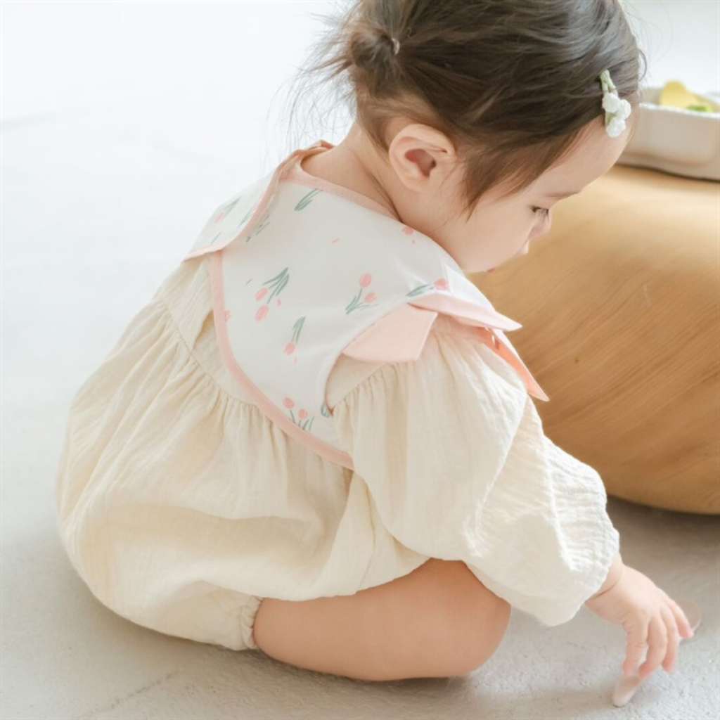 出産祝い ベビーギフト お食事防水エプロンとスタイのセット チューリップ Lien de famille